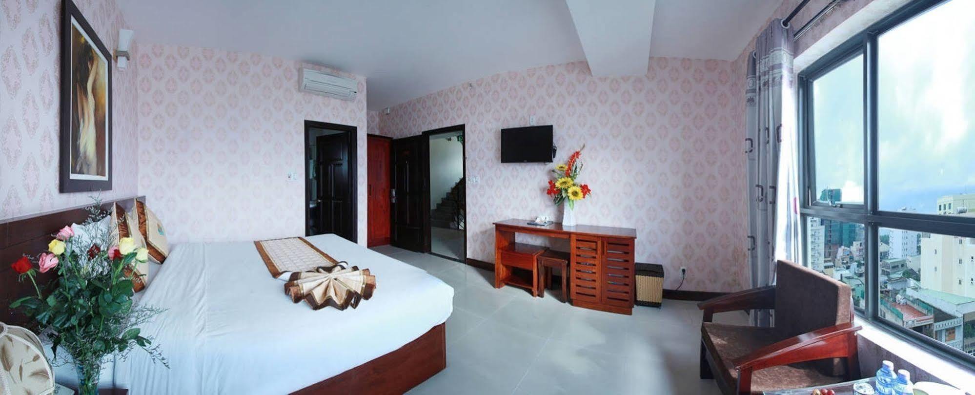 Luna Diamond Hotel Da Nang Exterior photo